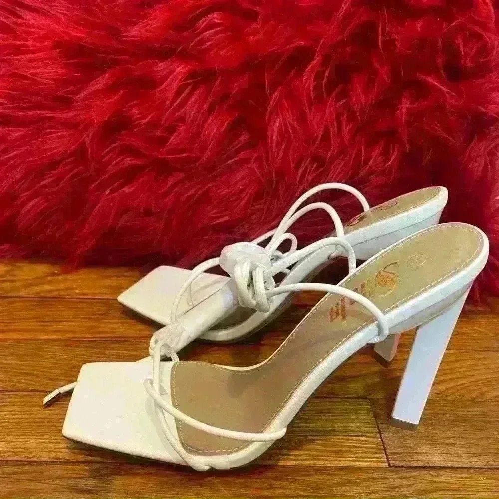 New SHELN SANDAL SIZE 9 - Picture 2 of 5